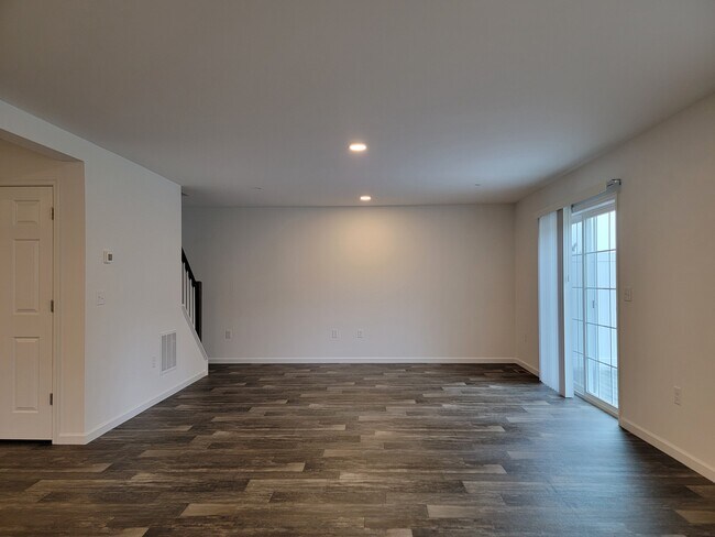 Photo - 146 Robert Cir