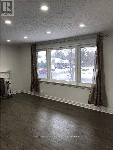 Photo - 2 Sevenoaks Ave