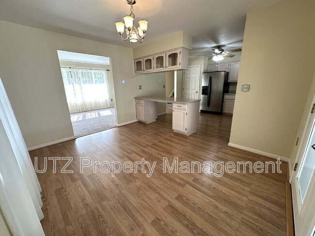 Photo - 656 Alpine Ln