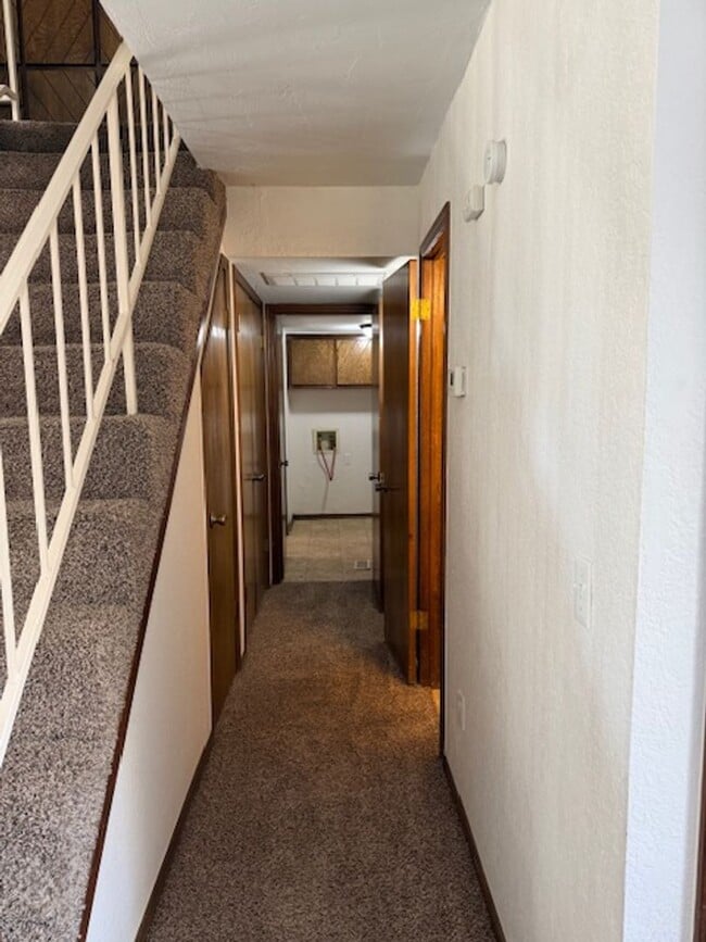 Photo - Spacious 2 bed/2.5 Baths - Duplex in the Surrey Hills Addition