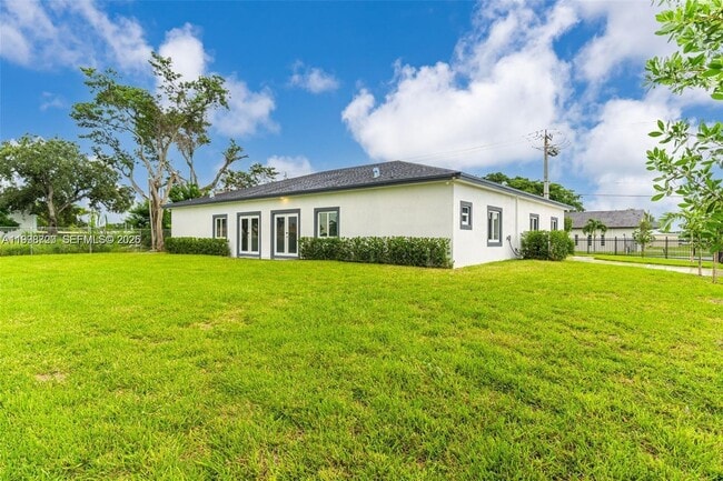 Photo - 11870 SW 220th St