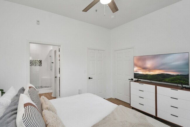 Photo - 1441 East St Unit 104