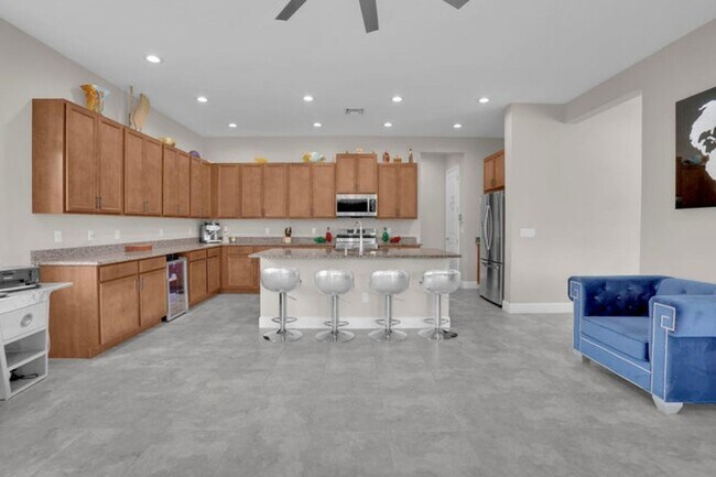 Building Photo - 15866 Orchard Dr