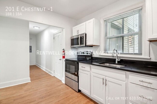 Photo - 201 E Chestnut St