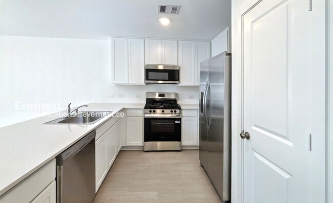 Photo - 31445 Moore Rd