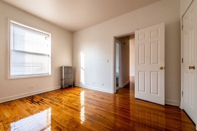 5836 W Madison