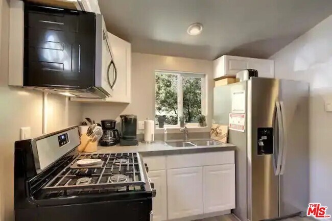 Photo - 39219 Cedar Dell Rd