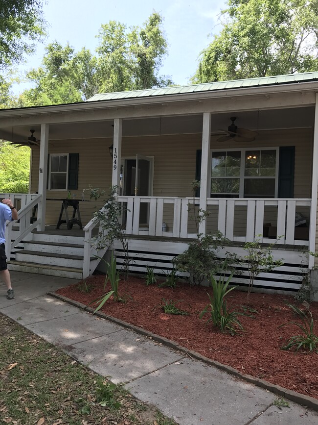 2 female roommates looking for 1 more female roommate to share this lovely home on James Island, SC - 1549 Little Rock Boulevard House