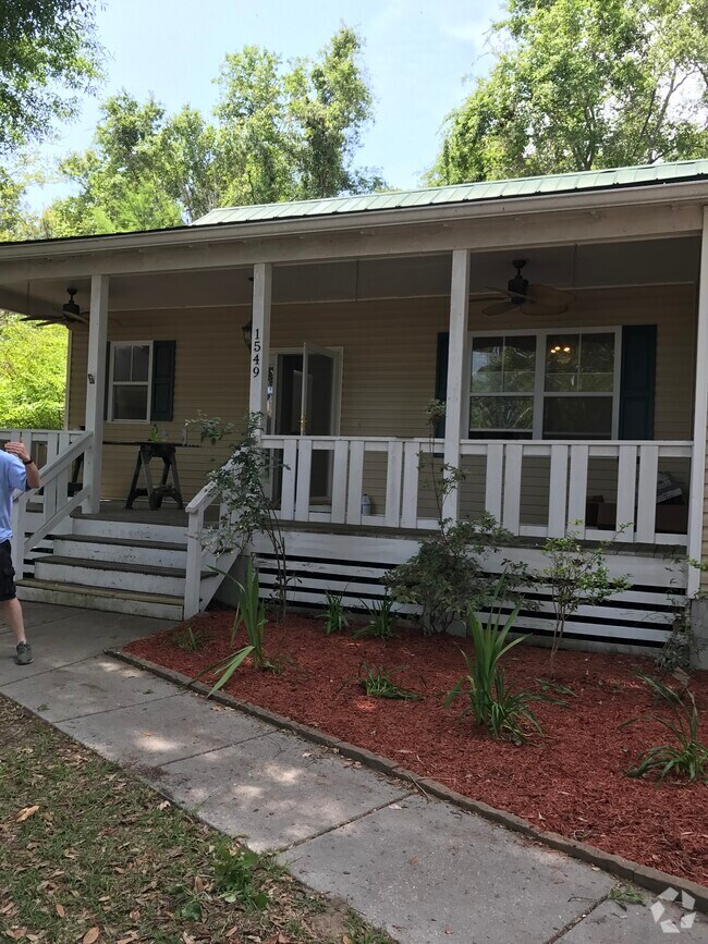 Building Photo - 1549 Little Rock Boulevard Rental