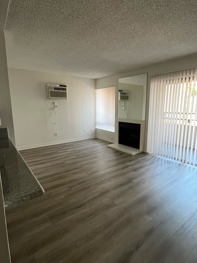 Building Photo - 1632 N Formosa Ave Unit 109 Rental