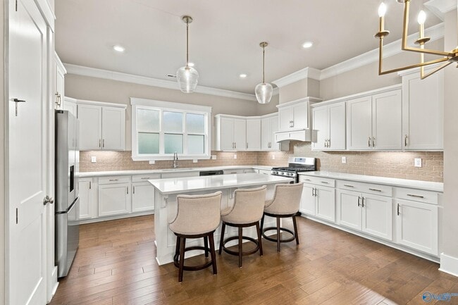 240 Farmhouse Dr