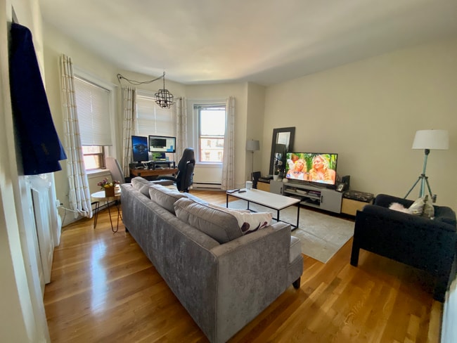 Building Photo - 913 Boylston St Unit 4