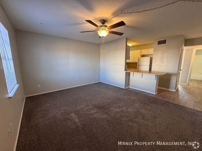 Building Photo - Plainview Apartments 1 Bedroom 1 Bath - Ca... Unit 8