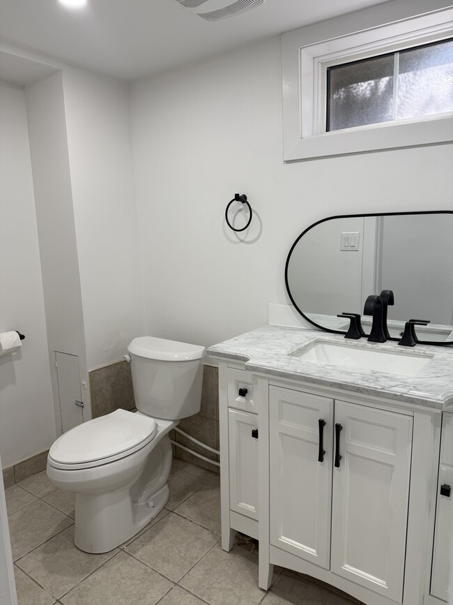 Photo - 439 Bay St N Unité Brand New 1-bdrm