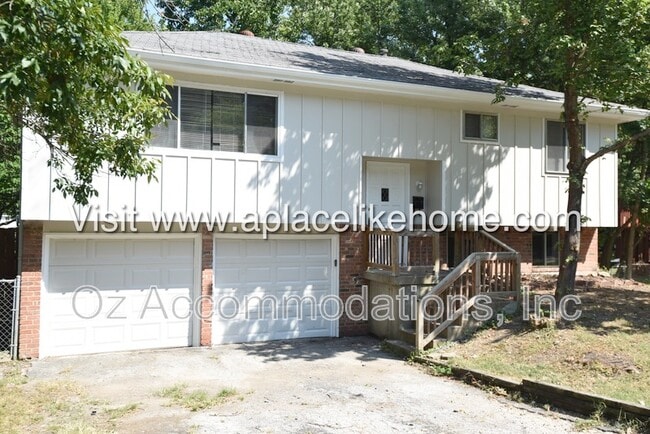 Photo - 5521 Perry Ln