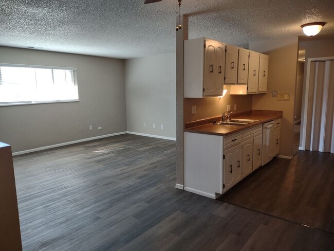 ALL PROSPECTIVE TENANTS MUST SUBMIT A $58 ... - ALL PROSPECTIVE TENANTS MUST SUBMIT A $58 ... House
