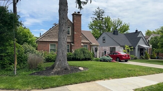 Photo - 2400 Hillview Ave