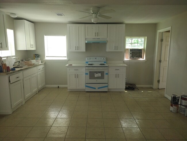 Photo - 12202 Stewart Rd