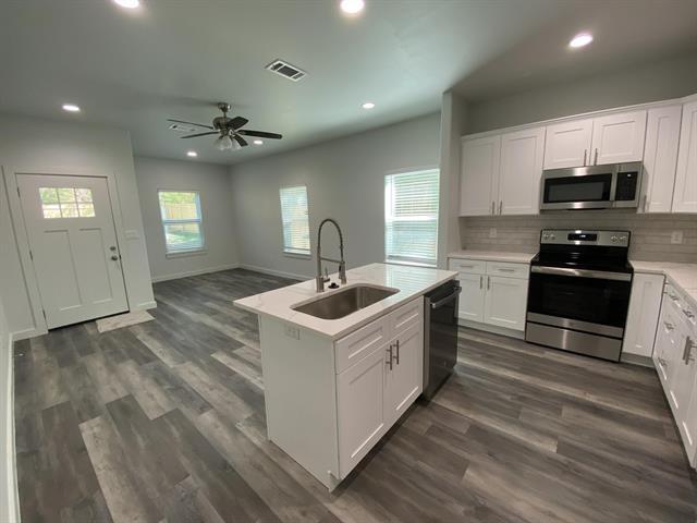 Photo - 505 W Walker St