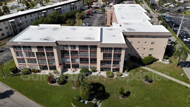 Photo - 4149 Heron Way