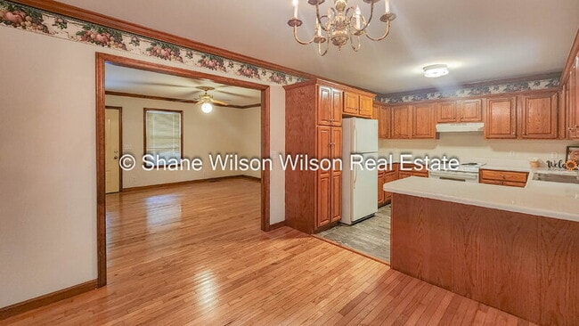Photo - 2015 Kate Ann Dr Unit B