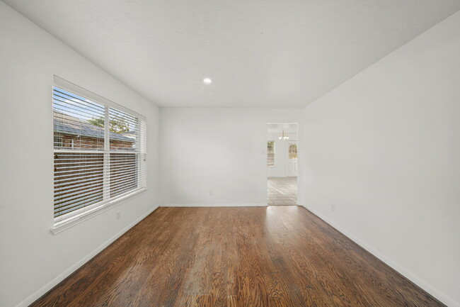 Photo - Spacious 4-bedroom in Pearland ISD!
