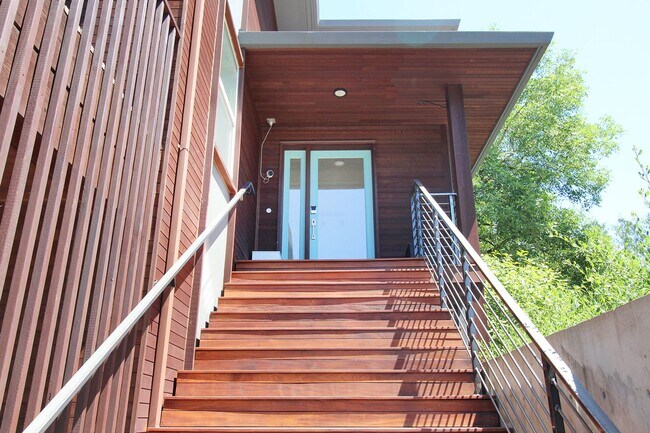 Photo - Stunning Modern 4 Bedroom/4 Bath Home Back...