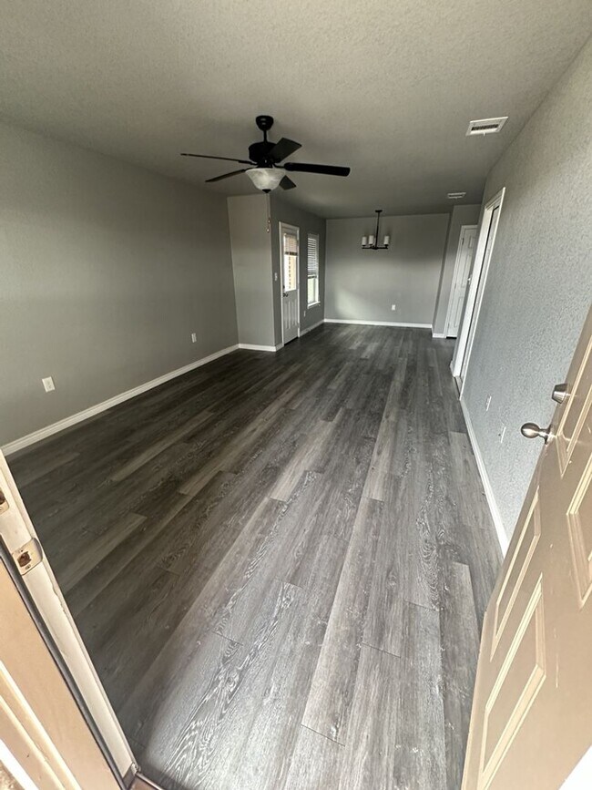 Photo - AVAILABLE NOW! (SECTION 8 ACCEPTED)