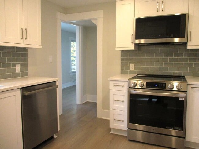 Photo - Charming 2 Bedroom, 1 Bathroom Home with P...