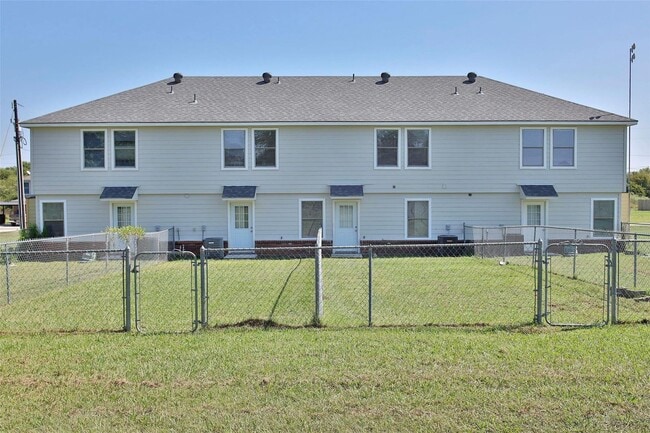 Photo - ? Spacious & Stylish 4-Bedroom Duplex? 1/2...