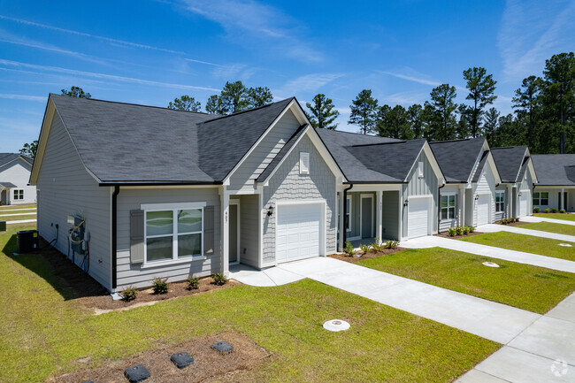 The Cottages at New Hampstead - The Cottages at New Hampstead Townhomes