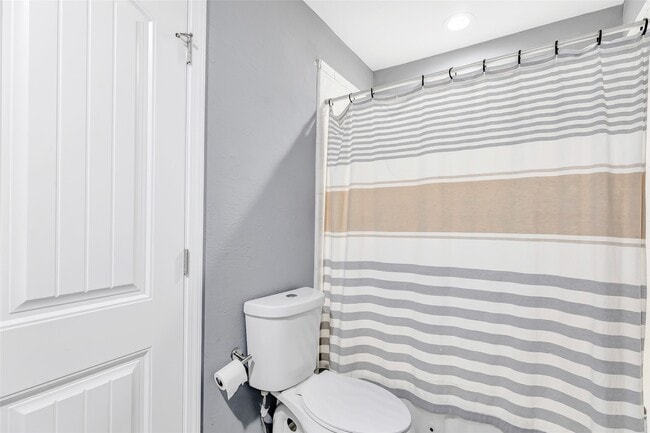 Building Photo - 1746 Cloister Dr