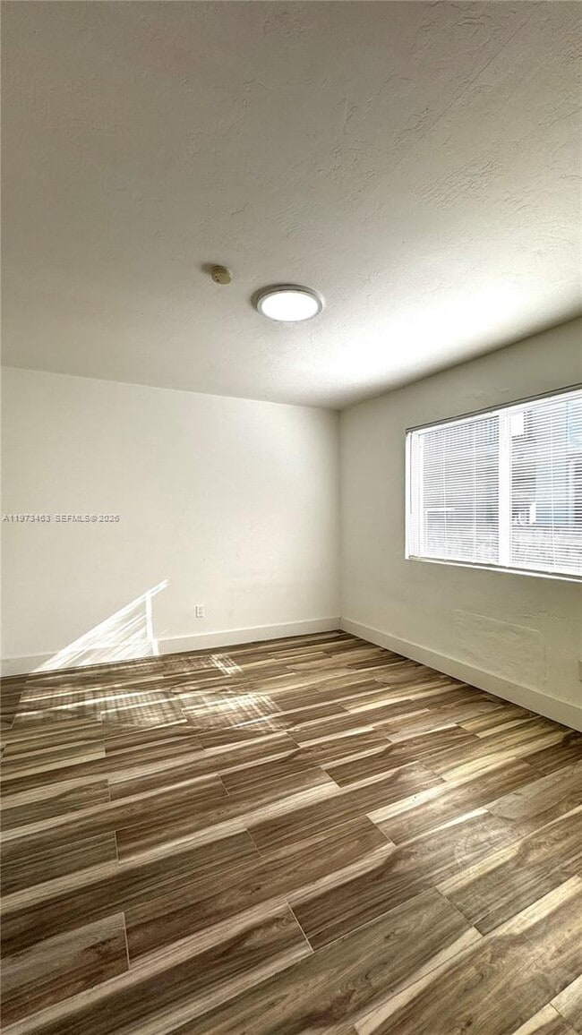 Photo - 120 NE 55th St Unit 4