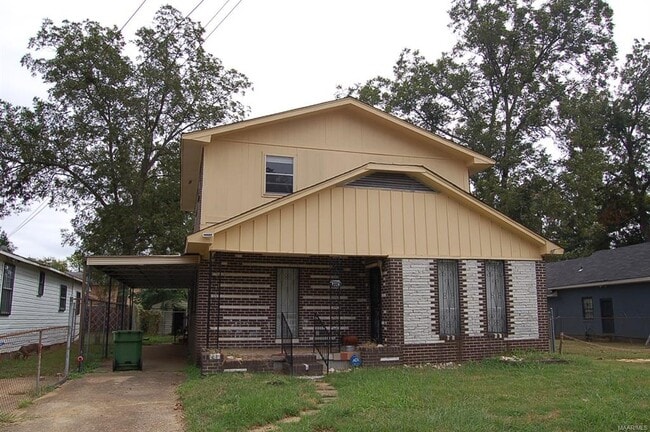 Building Photo - 1315 Bragg St Rental