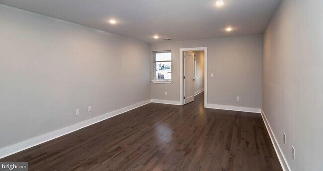 Building Photo - 5334 Cedar Ave Unit 7G Rental