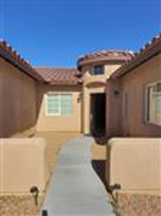 Please Contact Vaughn Realty to set up an ... - Please Contact Vaughn Realty to set up an ... Casa
