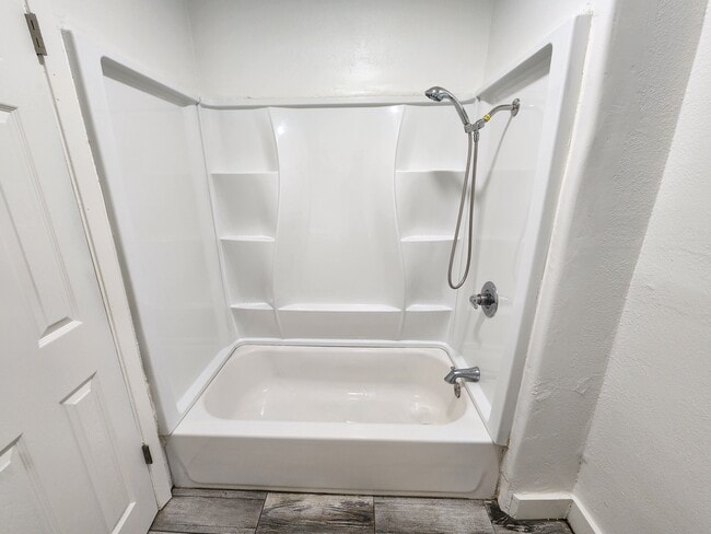 Photo - 600 Grove St