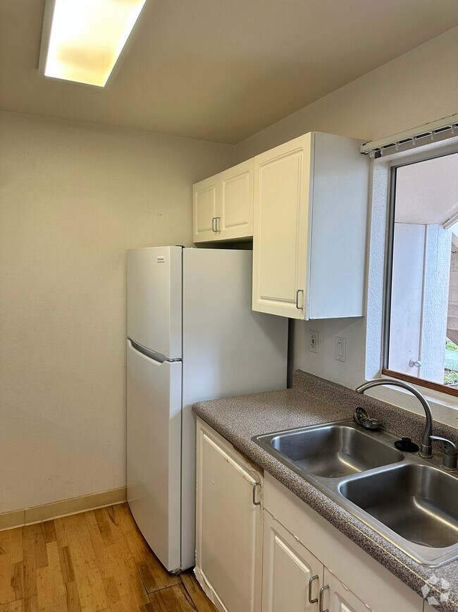 Building Photo - Parkglen, 2 bedroom, 2 bath Ground floor u... Rental