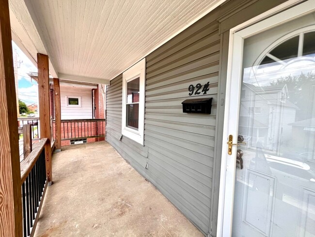 Photo - 924 Lenz Ave