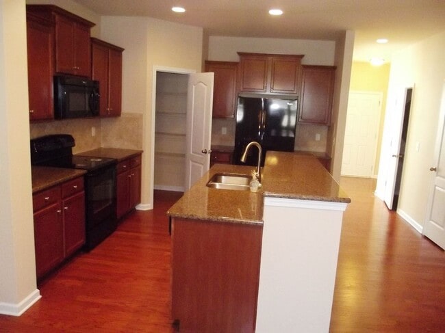 Photo - 9982 Evergreen Terrace Drive