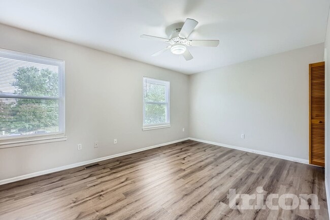 Photo - 19 Clearlake Ct