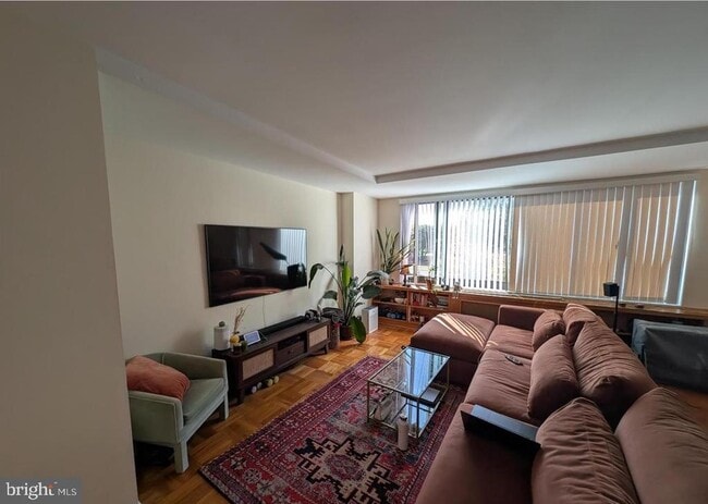 Photo - 1021 Arlington Blvd Unidad 743