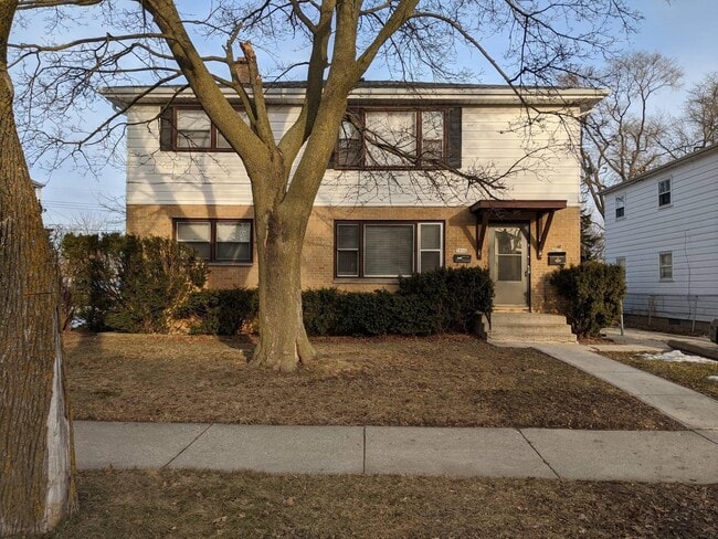 Building Photo - 5846 N 83rd St Rental