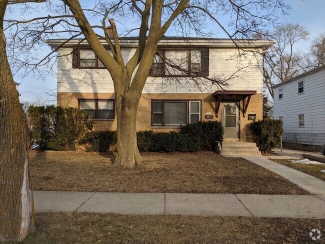 Building Photo - 5846 N 83rd St Rental