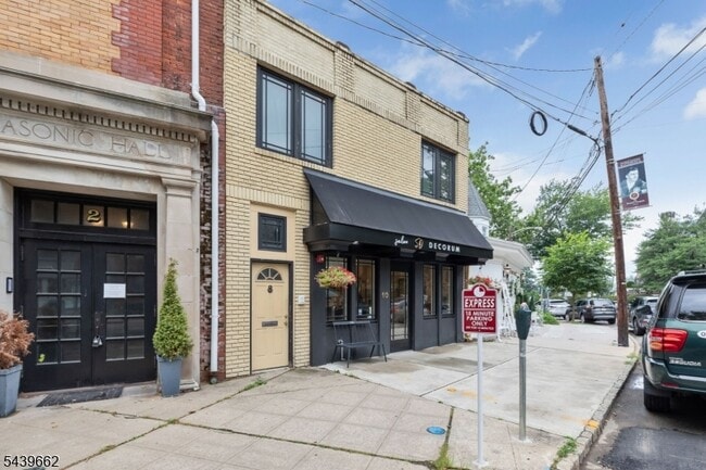 Photo - 8 Kent Pl Blvd