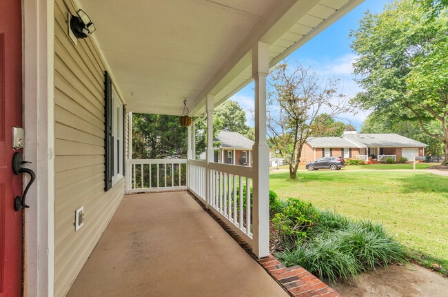 Photo - 517 Laurel Tree Ln