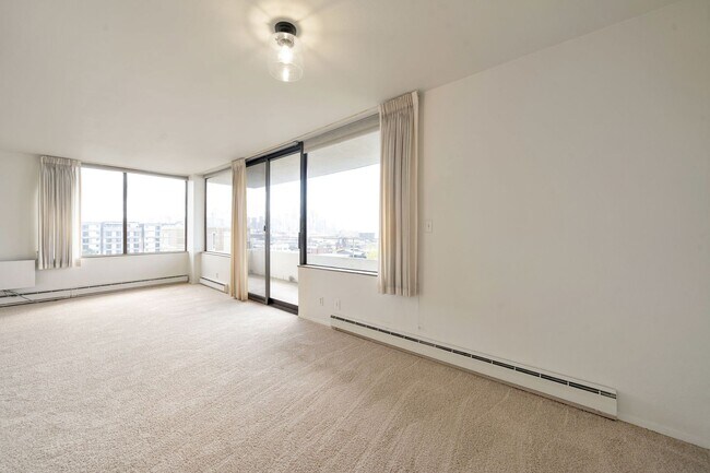 Photo - Stunning Queen Anne south slope condo with parking Unit 701