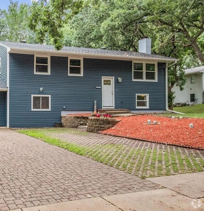 Building Photo - 16477 21st St S Rental