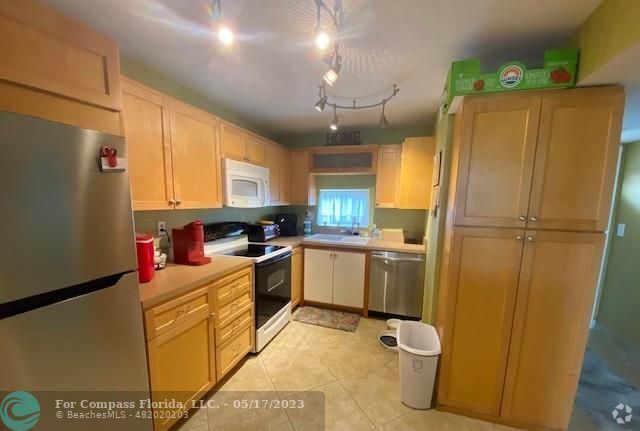 Building Photo - 9220 S Hollybrook Lake Dr Rental