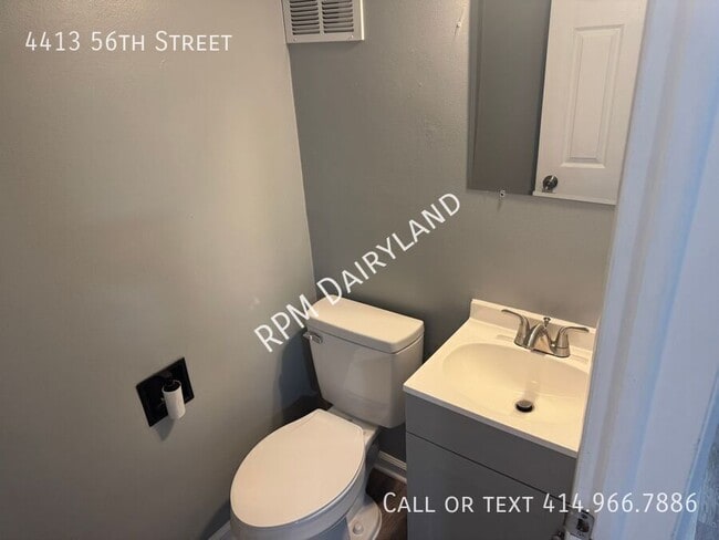 Photo - 4413 56th St